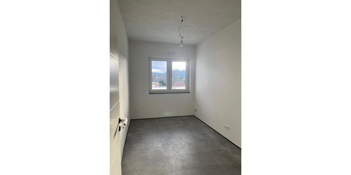 Dachgeschoßwohnung Rehlingen-Siersburg Siersburg - 3 Zimmer, 85 m&sup2;, 1.100&euro; | Angebot:25046075