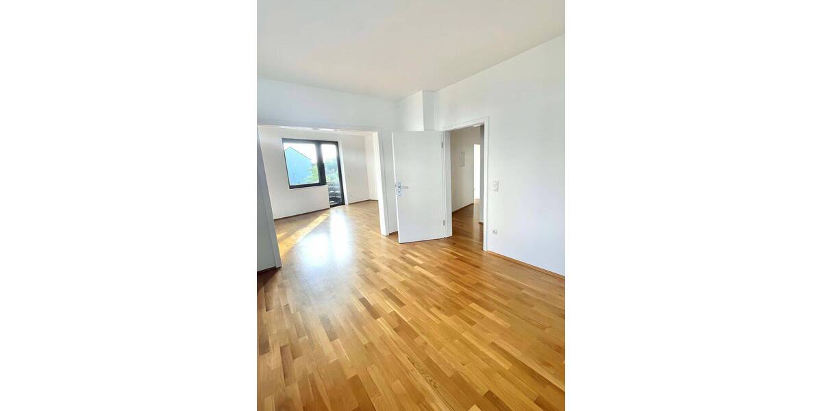 Etagenwohnung Ratingen Zentrum - 3 Zimmer, 95 m&sup2;, 1.300&euro; | Angebot:26825337