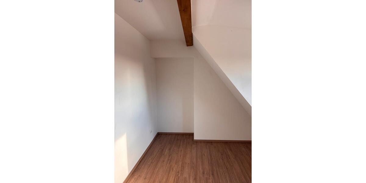 Dachgeschoßwohnung Lebus - 3 Zimmer, 73 m&sup2;, 550&euro; | Angebot:26023835