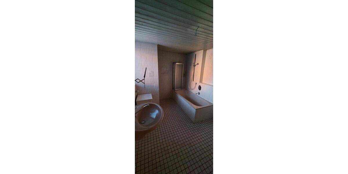 Dachgeschoßwohnung Bürgstadt - 3 Zimmer, 96 m&sup2;, 960&euro; | Angebot:24805279