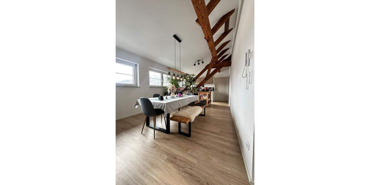 Etagenwohnung Albstadt Tailfingen - 3 Zimmer, 102 m&sup2;, 1.200&euro; | Angebot:25771482