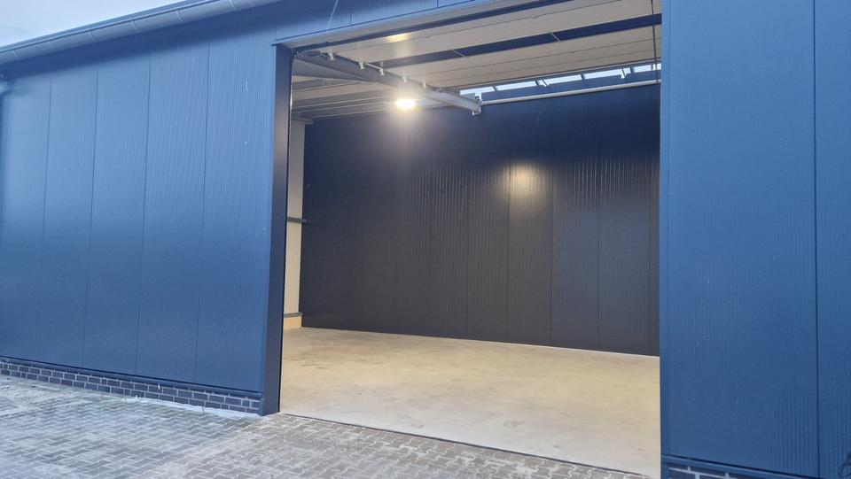 Vermiete Lagerhalle Gewerbehalle Werkstatt Garage Hochregal zimmer