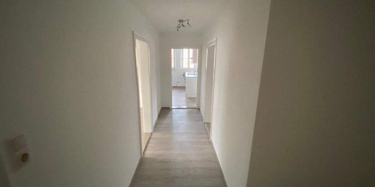 Etagenwohnung Forchheim - 3 Zimmer, 70 m&sup2;, 650&euro; | Angebot:26052955