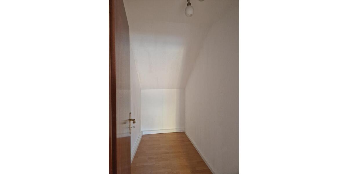 Dachgeschoßwohnung Edenkoben - 2.5 Zimmer, 56 m&sup2;, 690&euro; | Angebot:26561358