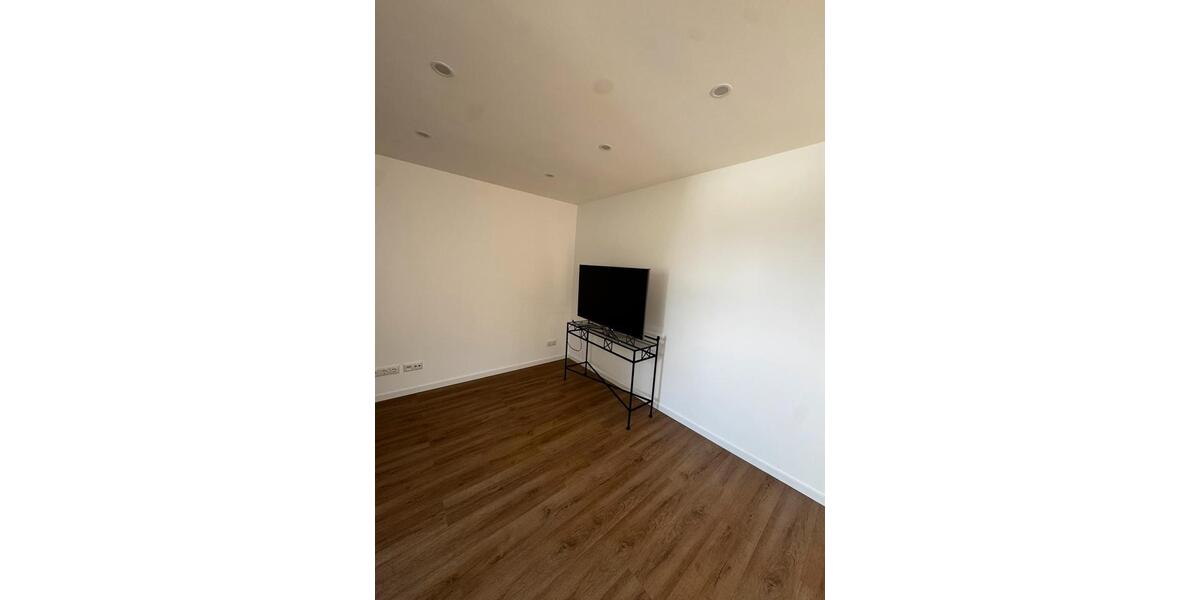 Moderne Dachgeschosswohnung im Duisburger Süden zimmer