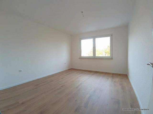 Etagenwohnung Duisburg Untermeiderich - 2 Zimmer, 61 m&sup2;, 500&euro; | Angebot:26723246