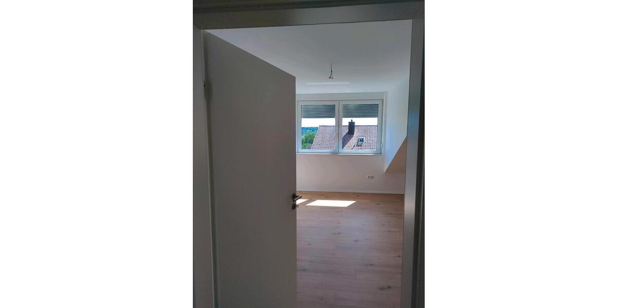 Dachgeschoßwohnung Dettelbach - 2.5 Zimmer, 83 m&sup2;, 950&euro; | Angebot:25516228