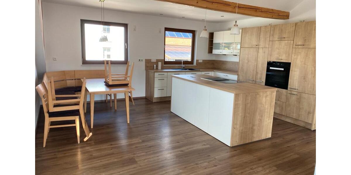 Dachgeschoßwohnung Freudenberg - 3 Zimmer, 120 m&sup2;, 960&euro; | Angebot:25641012