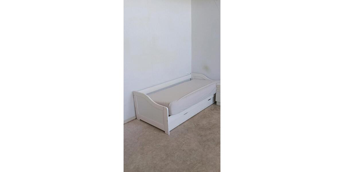Erdgeschoßwohnung Stadland - 4 Zimmer, 160 m&sup2;, 1.400&euro; | Angebot:26696455