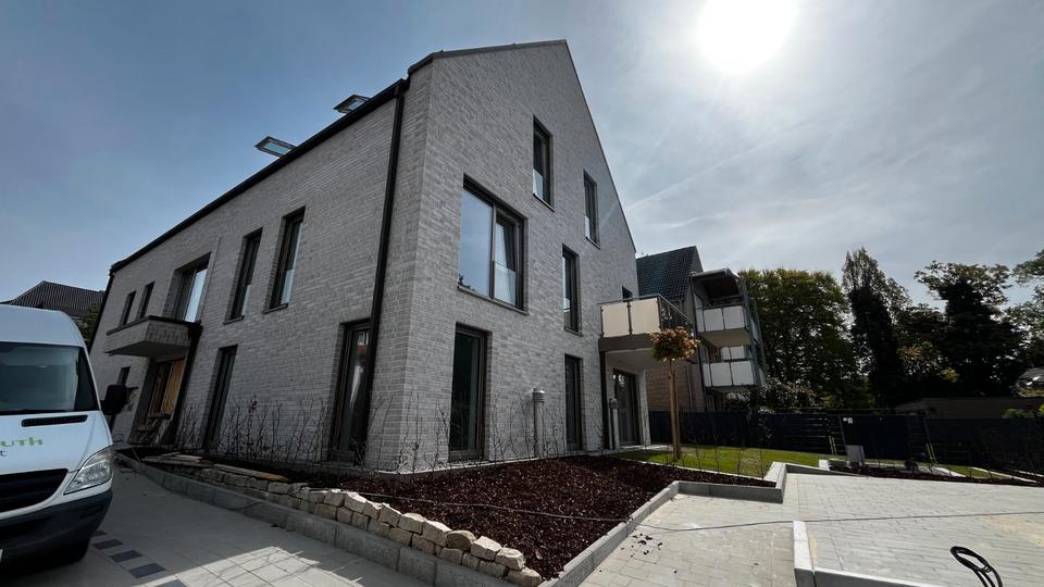 Erdgeschoßwohnung Halle - 3 Zimmer, 81 m&sup2;, 1.250&euro; | Angebot:26459555