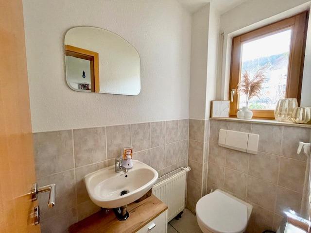 Albstadt; Großzügige Doppelhaushälfte mit Garten, Garage zw. Stadtmitte & Gymnasium 6 zimmer