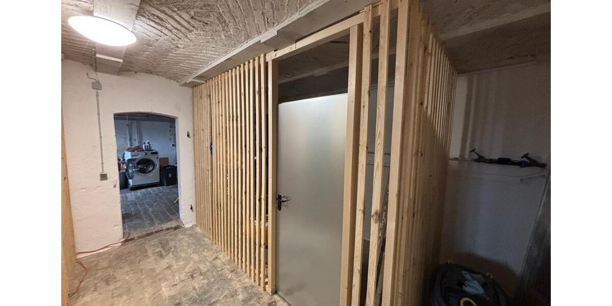 Erdgeschoßwohnung Sinn - 2 Zimmer, 130 m&sup2;, 1.200&euro; | Angebot:26614071