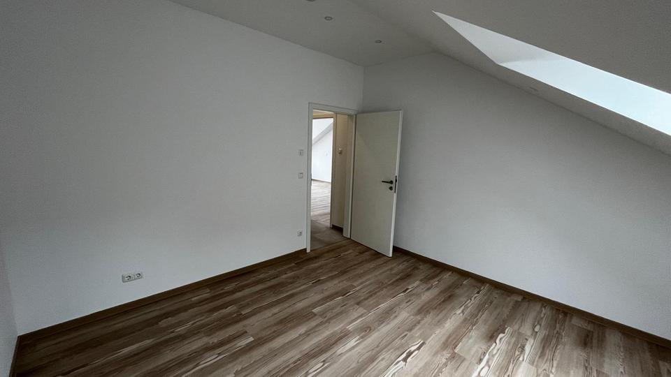 Dachgeschoßwohnung Ruderting - 2 Zimmer, 69 m&sup2;, 690&euro; | Angebot:24532061