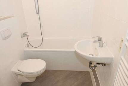 Wohnung zum Mieten in Suhl 334,21 € 54.46 m²