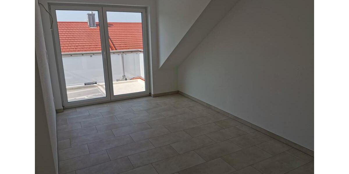 Dachgeschoßwohnung Brennberg - 3 Zimmer, 76 m&sup2;, 724&euro; | Angebot:26594087