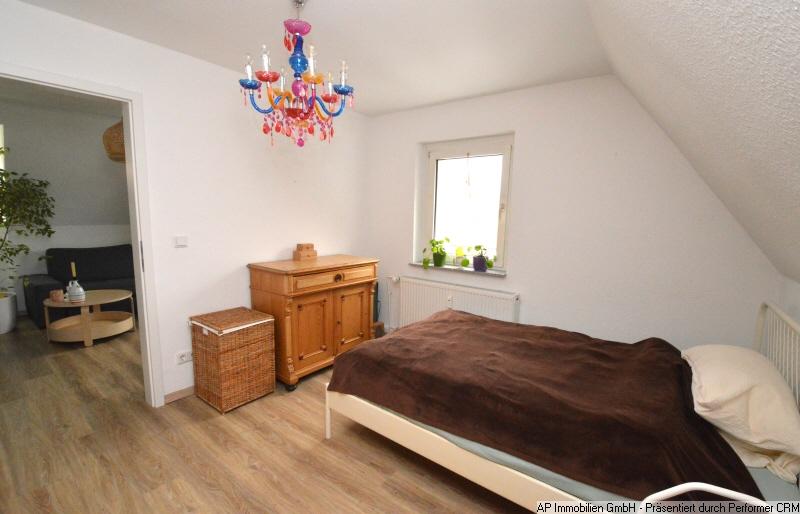 OBERSTADT - Dachgeschosswohnung, 2 Zimmer, Küche, Bad 2 zimmer