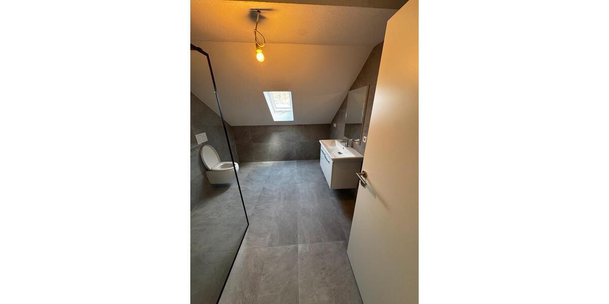 Dachgeschoßwohnung Amorbach - 4 Zimmer, 93 m&sup2;, 850&euro; | Angebot:26003215