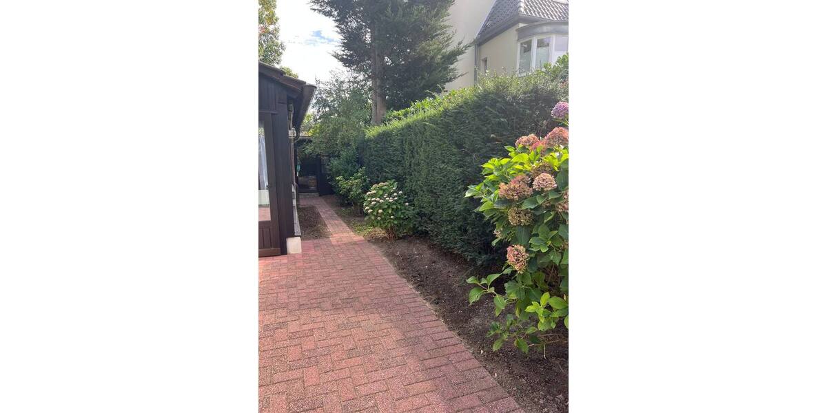 D-Kaiserswerth: Einfamilienhaus, 2 Zimmer, ca. 80 m² Wohnfl., ca. 60 m² Nutzfläche, Terrasse, Stellplatz 2 zimmer