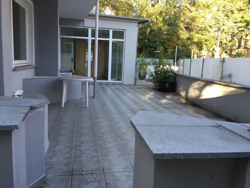 3 Zimmer helles Wohnung in der näher von Altstadt Spandau, 50 qm Terasse, Gäste WC 3 zimmer