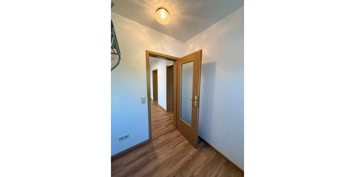 Erdgeschoßwohnung Steinwenden - 4 Zimmer, 150 m&sup2;, 1.450&euro; | Angebot:26592174