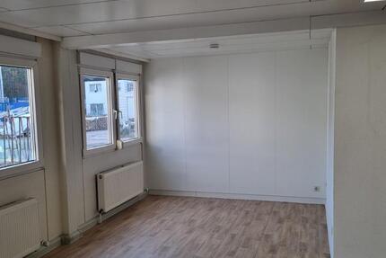 Büro und Freifläche zimmer