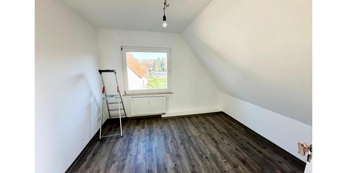 Dachgeschoßwohnung Detmold - 3 Zimmer, 75 m&sup2;, 580&euro; | Angebot:25430655