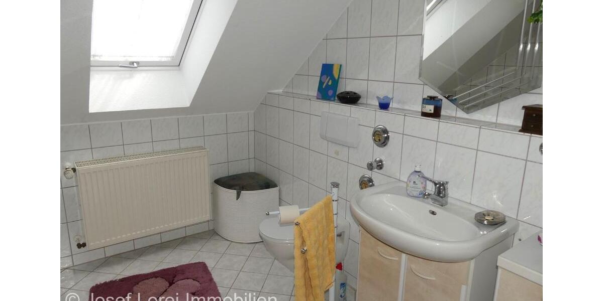 Dachgeschoßwohnung Hünfeld - 2 Zimmer, 65 m&sup2;, 485&euro; | Angebot:23299736