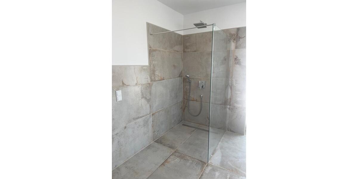 Einfamilienhaus Wetter (Hessen) - 6.5 Zimmer, 250 m&sup2;, 2.250&euro; | Angebot:24967369