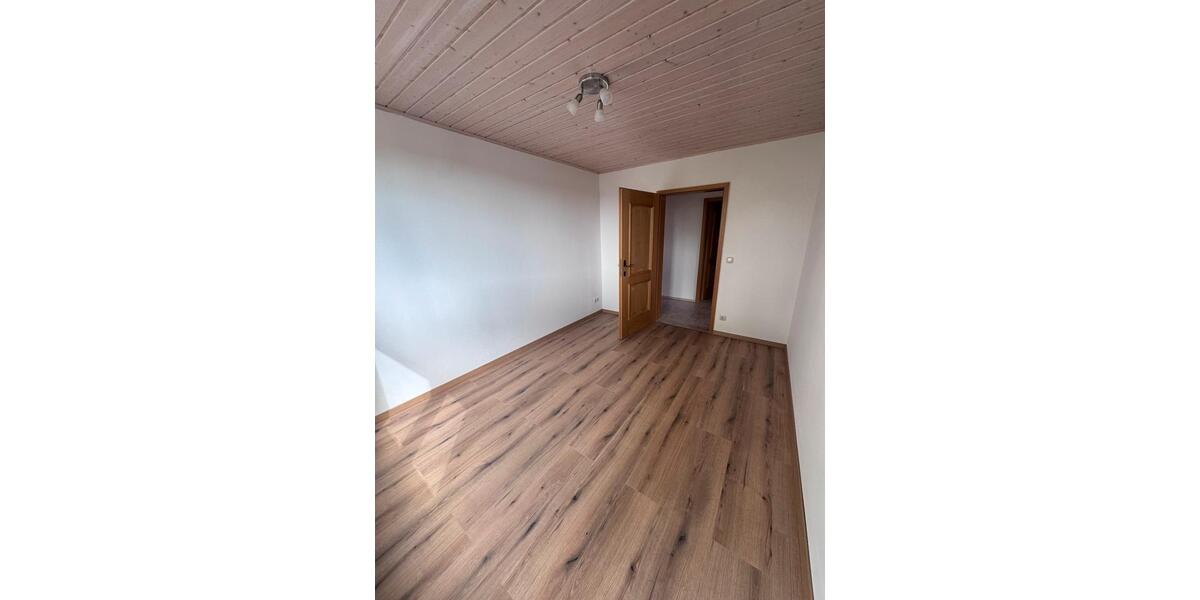 Dachgeschoßwohnung Sauerlach - 3 Zimmer, 80 m&sup2;, 1.550&euro; | Angebot:26494711