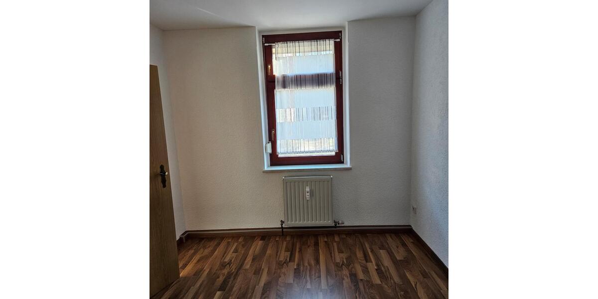 Erdgeschoßwohnung Lichtenstein (Sachsen) - 2.5 Zimmer, 57 m&sup2;, 400&euro; | Angebot:25362048