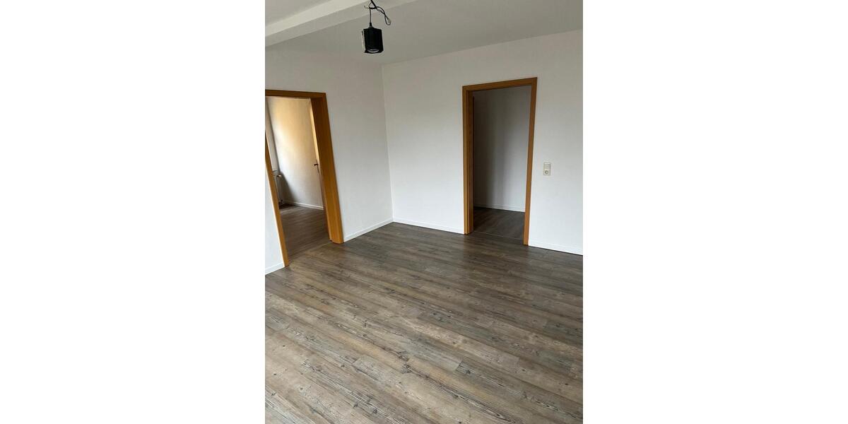 Dachgeschoßwohnung Triptis - 3 Zimmer, 72 m&sup2;, 490&euro; | Angebot:24712626