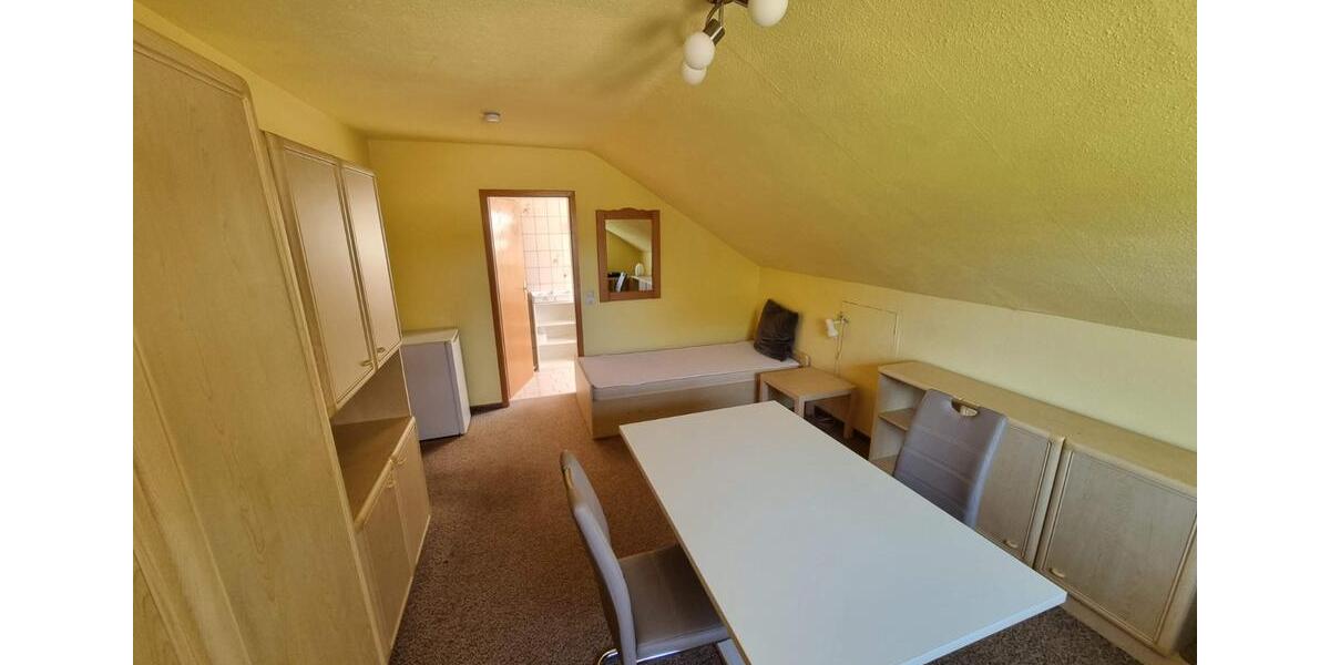 Dachgeschoßwohnung Illertissen - 1 Zimmer, 21 m&sup2;, 260&euro; | Angebot:24713556