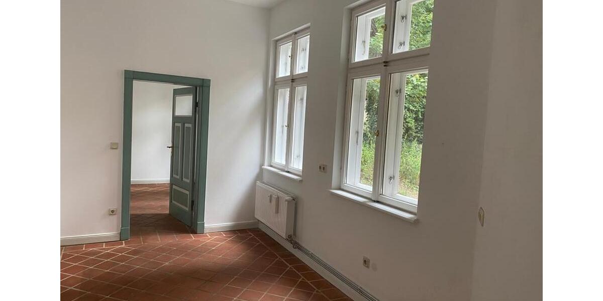 Erdgeschoßwohnung Güstrow - 2.5 Zimmer, 75 m&sup2;, 600&euro; | Angebot:23850204