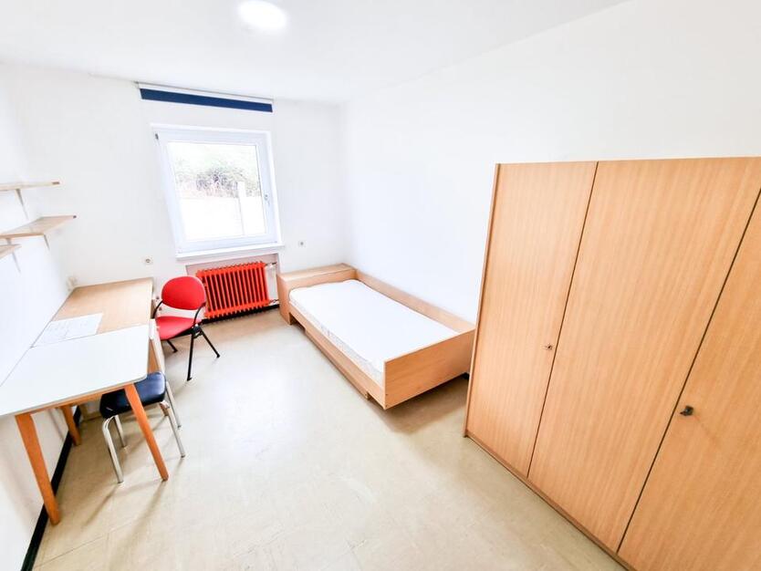 Möbliertes EinzelZimmer StudentenWohnung WG 12m2 | OTH Regensburg