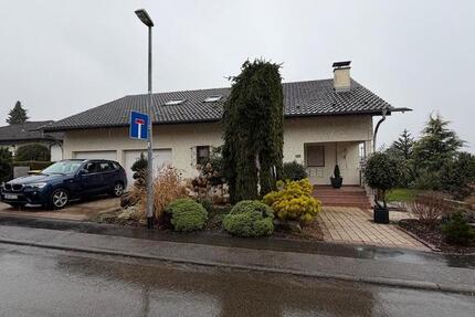 Haus Bietigheim-Bissingen Bissingen - 6 Zimmer, 210 m&sup2;, 1.800&euro; | Angebot:25174659