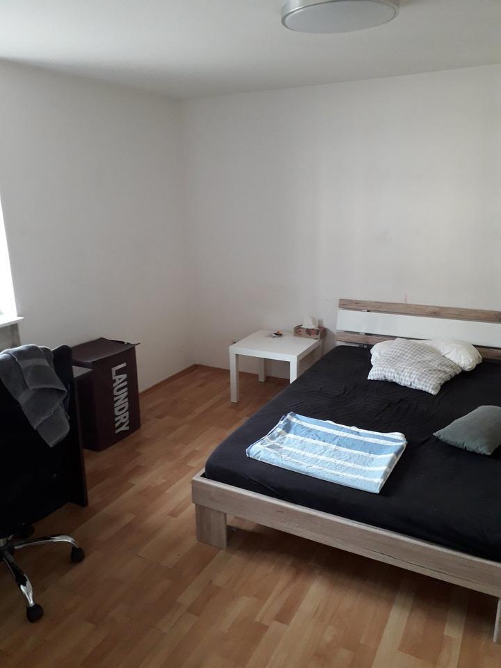 Zimmer in einer schönen 4er WG in Stuttgart-Ost zimmer