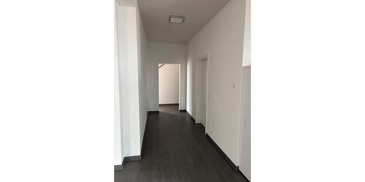 Etagenwohnung Nellingen - 4 Zimmer, 185 m&sup2;, 1.950&euro; | Angebot:24653845