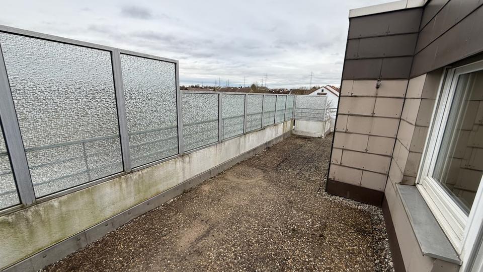 Dachgeschoßwohnung Freiberg am Neckar - 3 Zimmer, 82 m&sup2;, 900&euro; | Angebot:24878620