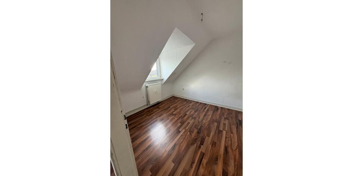 Dachgeschoßwohnung Duisburg Beeck - 2 Zimmer, 39 m&sup2;, 580&euro; | Angebot:26538295