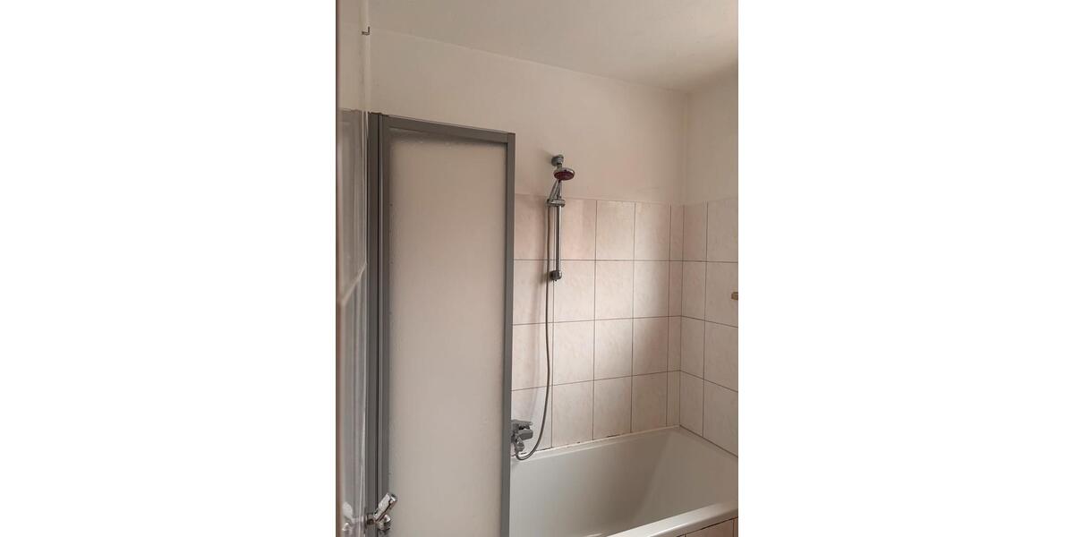 Erdgeschoßwohnung Straubing - 3 Zimmer, 82 m&sup2;, 800&euro; | Angebot:25892296