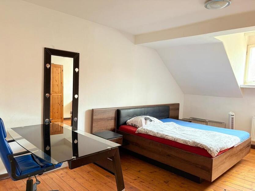 Übernachtung großes, schönes, zentrales Zimmer