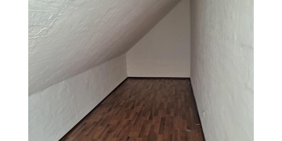Dachgeschoßwohnung Holzminden - 3 Zimmer, 98 m&sup2;, 595&euro; | Angebot:21908599