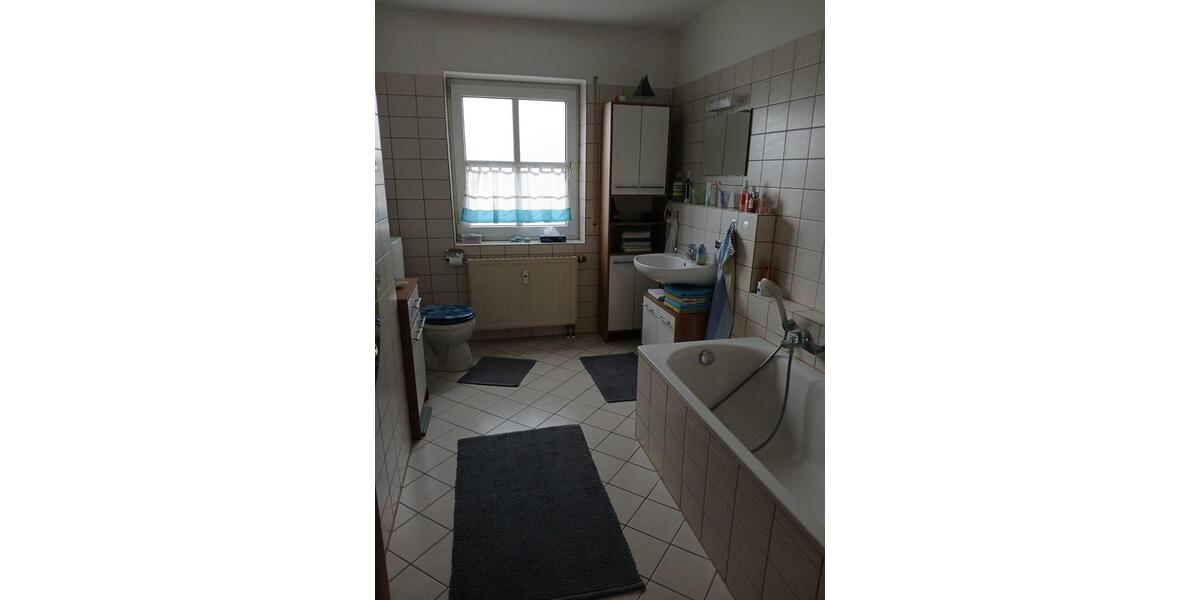Dachgeschoßwohnung Hollfeld - 4 Zimmer, 98 m&sup2;, 640&euro; | Angebot:26234753