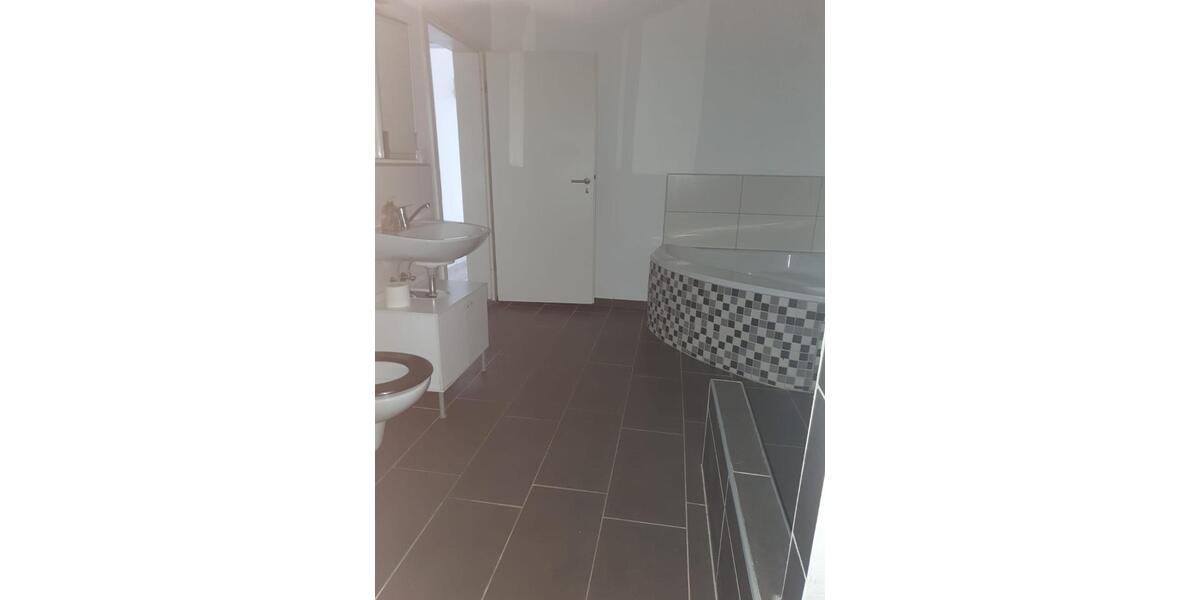 Dachgeschoßwohnung Bremerhaven - 3 Zimmer, 94 m&sup2;, 650&euro; | Angebot:26151275