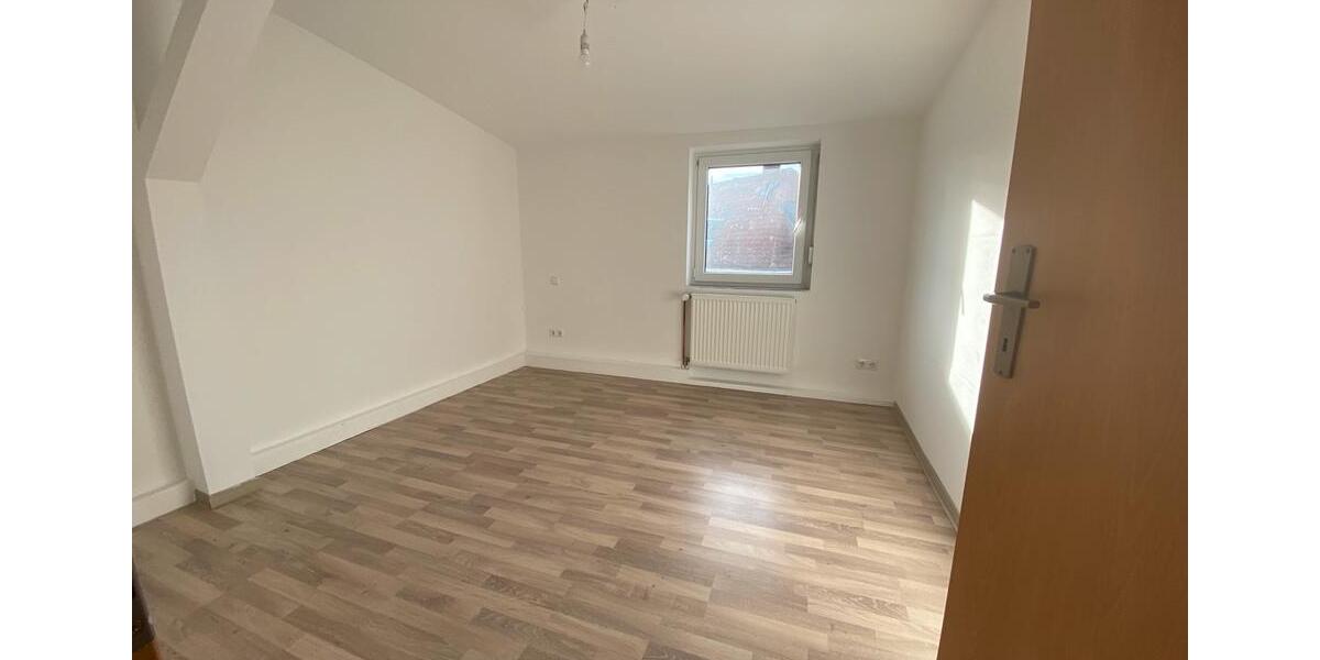 Dachgeschoßwohnung Friedberg (Hessen) - 3 Zimmer, 67 m&sup2;, 1.300&euro; | Angebot:26023216