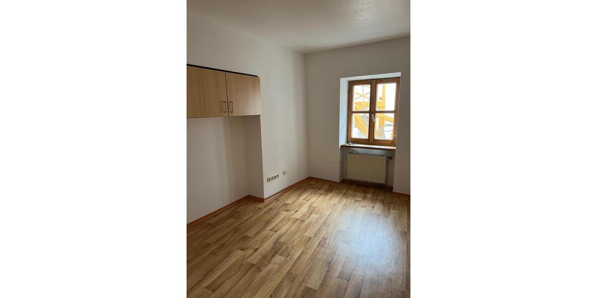 Etagenwohnung Nabburg - 2 Zimmer, 124 m&sup2;, 980&euro; | Angebot:23908251