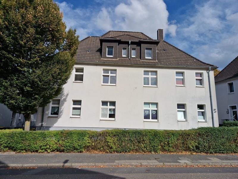 Die Gelegenheit: komplett renovierte 2-Zimmer Wohnung im1.OG eines Zweifamilienhauses mit Garten und Garage! zimmer