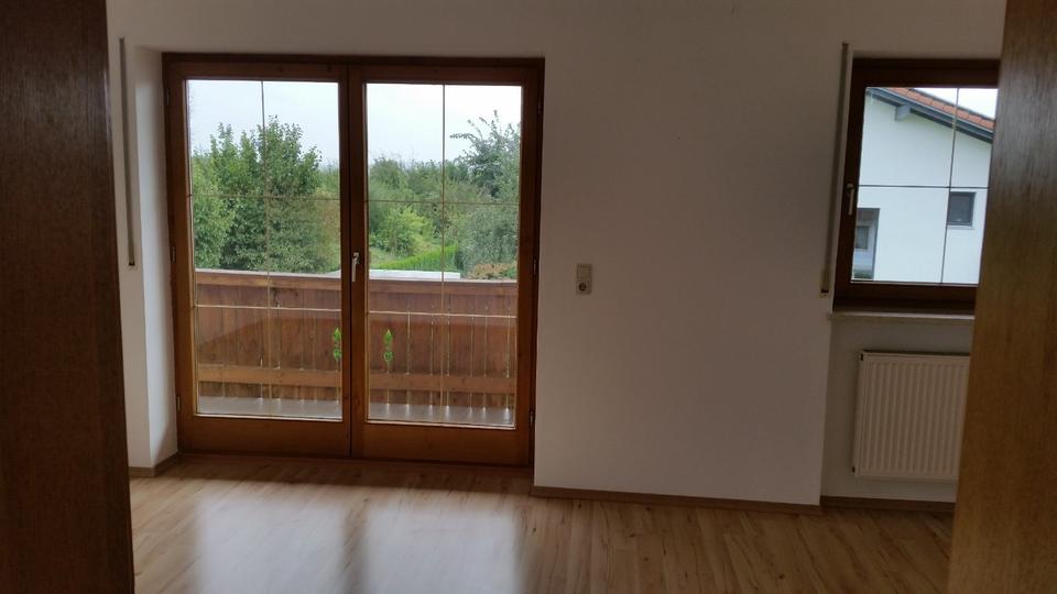 Tittmoning Kirchheim: 4 Zimmerwohnung ab 01.04.26 zu vermieten 4 zimmer