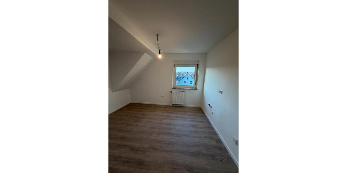 Großzügige ca. 95 m² Wohnung (4-Zi.) in Neustadt 4 zimmer