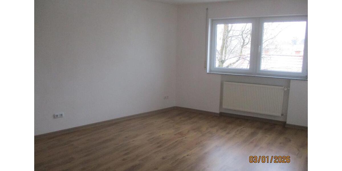 Etagenwohnung Sankt Ingbert - 4 Zimmer, 108 m&sup2;, 1.000&euro; | Angebot:24849552